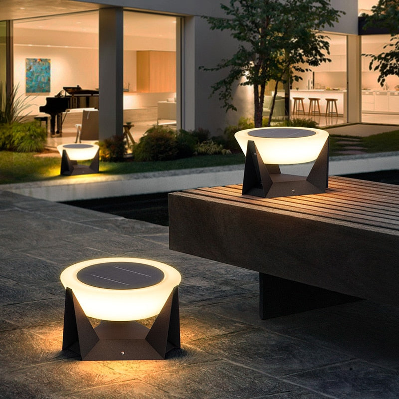 Solar Außenleuchte LED Warmweiß Außen IP65 Wasserdicht Modern für Terrasse und Garten in Schwarz